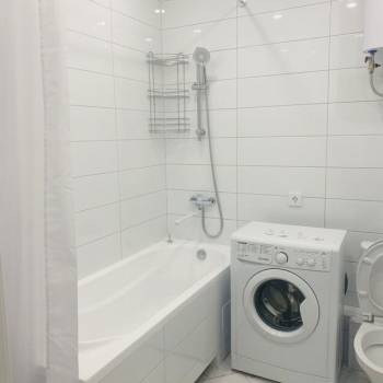 Сдается 2-х комнатная квартира, 97 м²