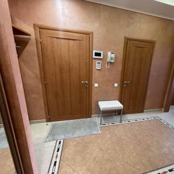 Сдается 1-комнатная квартира, 62 м²