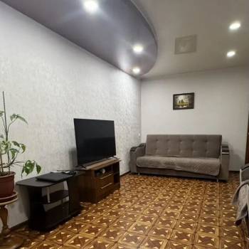 Сдается 2-х комнатная квартира, 80 м²