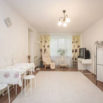 Продается 1-комнатная квартира, 32 м²