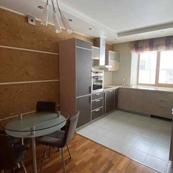 Сдается 2-х комнатная квартира, 74 м²