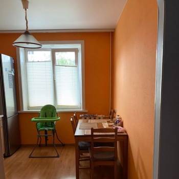 Продается Многокомнатная квартира, 80 м²