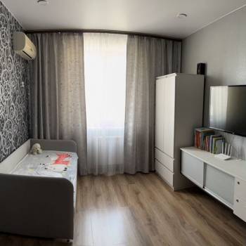 Продается 1-комнатная квартира, 42,5 м²