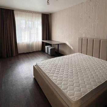 Сдается 1-комнатная квартира, 42 м²