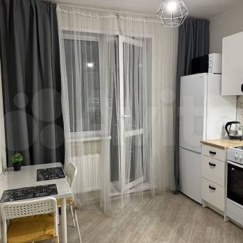 Сдается 1-комнатная квартира, 35 м²