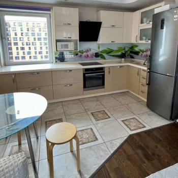 Сдается Многокомнатная квартира, 80 м²