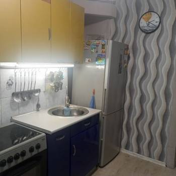 Продается Многокомнатная квартира, 72 м²