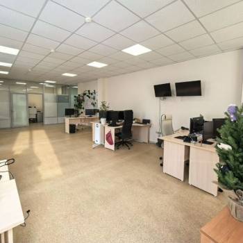 Сдается Нежилое помещение, 123 м²