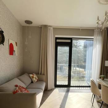 Сдается 1-комнатная квартира, 51,2 м²