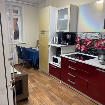 Продается 1-комнатная квартира, 42 м²