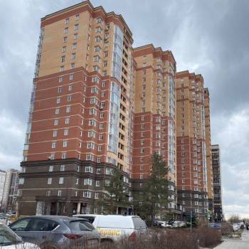 Продается 1-комнатная квартира, 42 м²