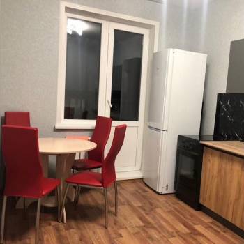Сдается 1-комнатная квартира, 37 м²