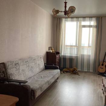 Продается 1-комнатная квартира, 42 м²