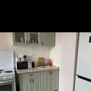 Продается 1-комнатная квартира, 42 м²