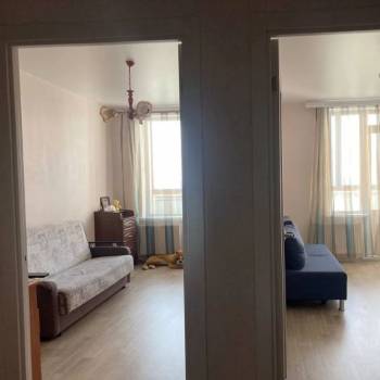 Продается 1-комнатная квартира, 42 м²