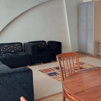 Сдается 1-комнатная квартира, 68 м²