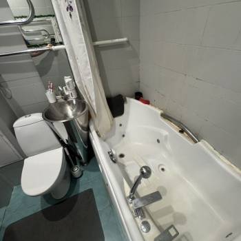 Продается 1-комнатная квартира, 40,6 м²