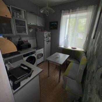 Продается 1-комнатная квартира, 40,6 м²