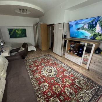 Продается 1-комнатная квартира, 40,6 м²