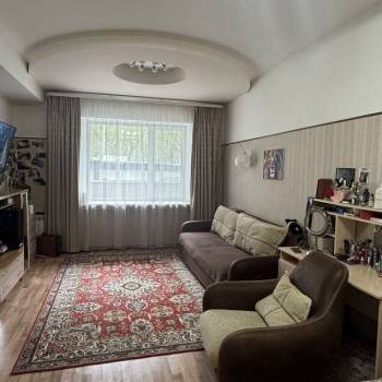 Продается 1-комнатная квартира, 40,6 м²