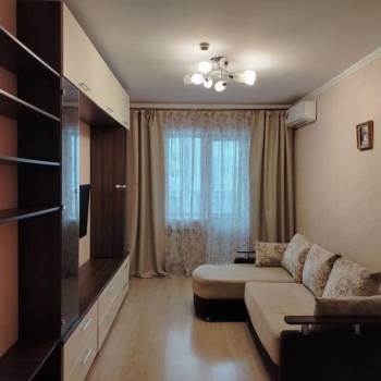 Сдается 1-комнатная квартира, 49 м²
