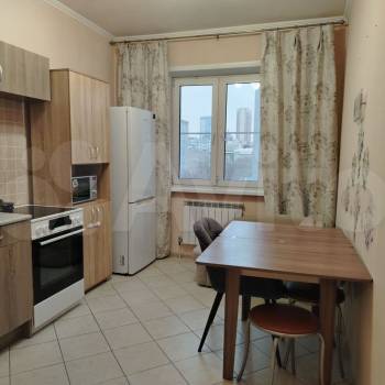 Сдается 1-комнатная квартира, 49 м²
