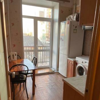 Сдается 1-комнатная квартира, 39 м²