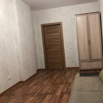 Продается 1-комнатная квартира, 37 м²