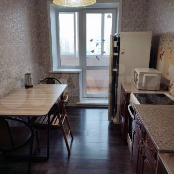 Сдается 2-х комнатная квартира, 60 м²