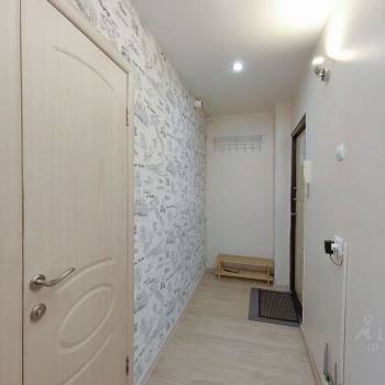 Продается 1-комнатная квартира, 32 м²