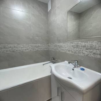 Сдается Многокомнатная квартира, 60 м²