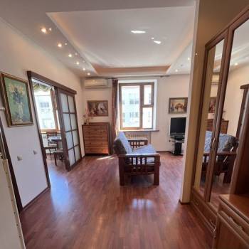 Сдается 1-комнатная квартира, 55,2 м²