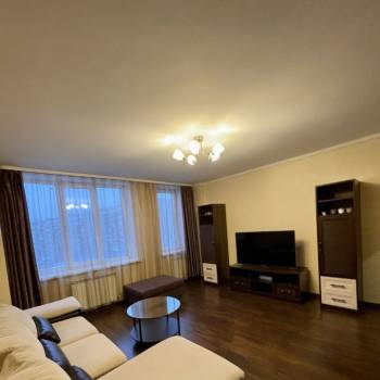 Сдается Многокомнатная квартира, 100 м²