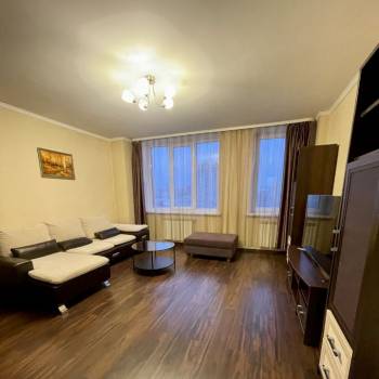 Сдается Многокомнатная квартира, 100 м²