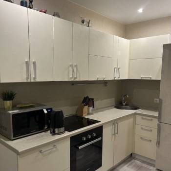 Сдается 1-комнатная квартира, 43 м²