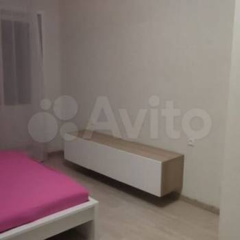 Сдается 1-комнатная квартира, 42 м²