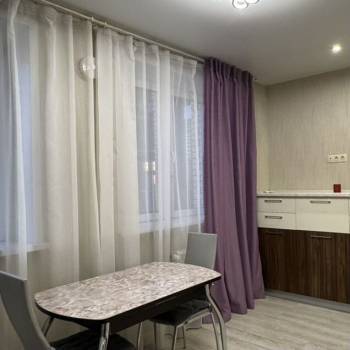 Сдается 1-комнатная квартира, 50 м²