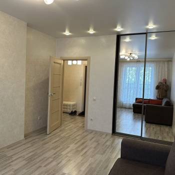 Сдается 1-комнатная квартира, 42 м²