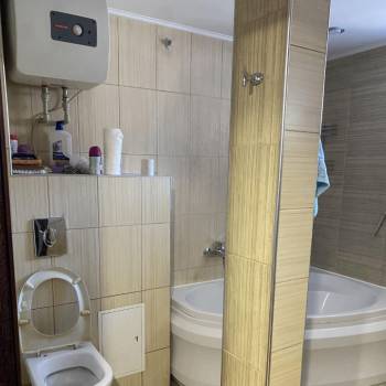 Сдается 2-х комнатная квартира, 75 м²