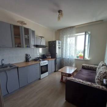 Продается 1-комнатная квартира, 38 м²