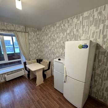 Сдается 2-х комнатная квартира, 65 м²