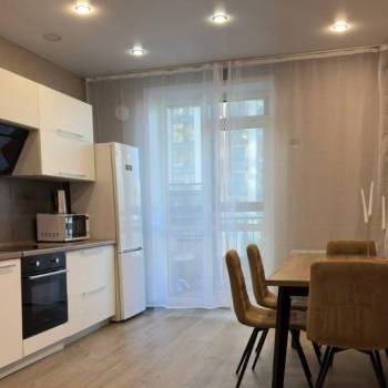 Сдается Многокомнатная квартира, 80 м²