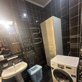 Сдается 2-х комнатная квартира, 90 м²