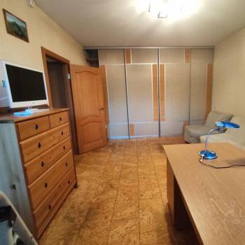 Сдается 1-комнатная квартира, 67 м²