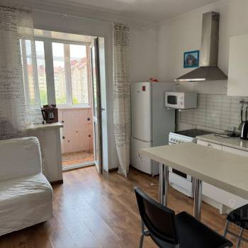 Сдается 1-комнатная квартира, 42 м²