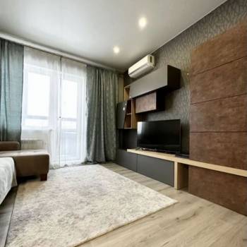 Продается 1-комнатная квартира, 54 м²