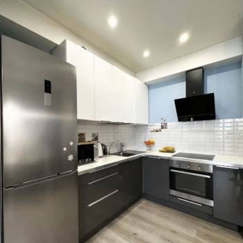 Продается 1-комнатная квартира, 54 м²