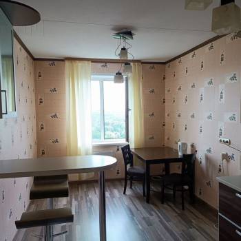 Сдается 1-комнатная квартира, 61,8 м²