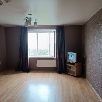 Сдается 1-комнатная квартира, 61,8 м²