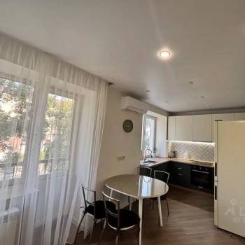 Продается 3-х комнатная квартира, 57 м²